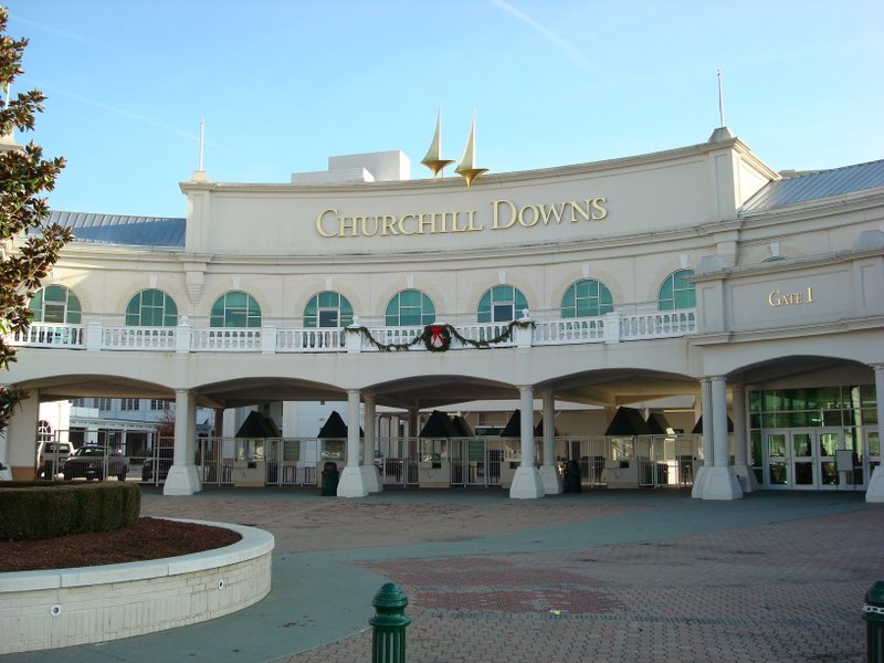 does churchill downs do tours